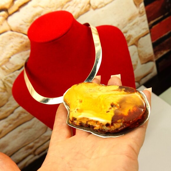 SUPER RARE Butterscotch Amber and 925 Silver Heavy Pendant with Wide Omega Wire - Picture 1 of 10